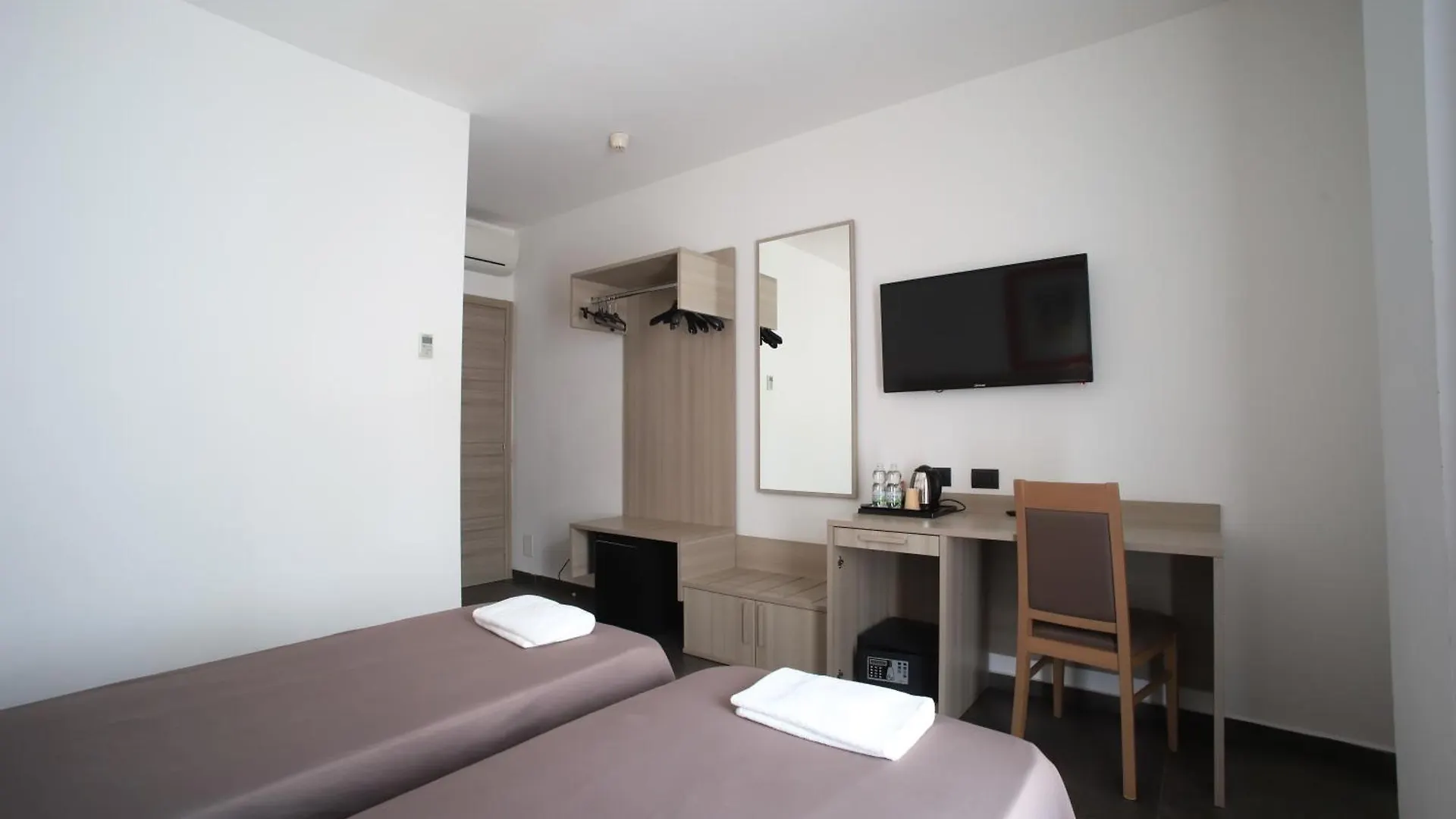 ***  Tiby Hotel Modena Italy