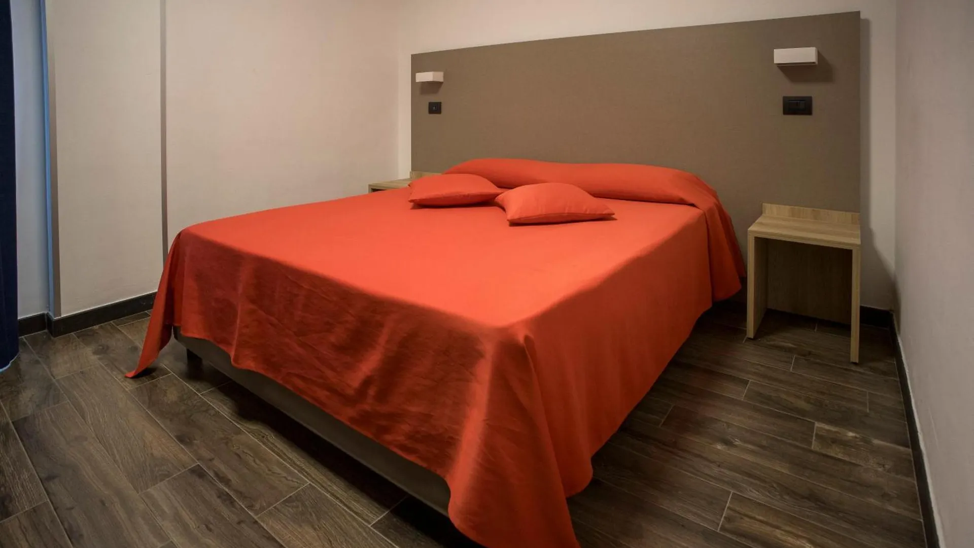 Tiby Hotel Modena 3*,